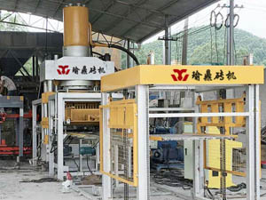 PC仿石磚機(jī)客戶現(xiàn)場生產(chǎn)混凝土仿石磚機(jī)